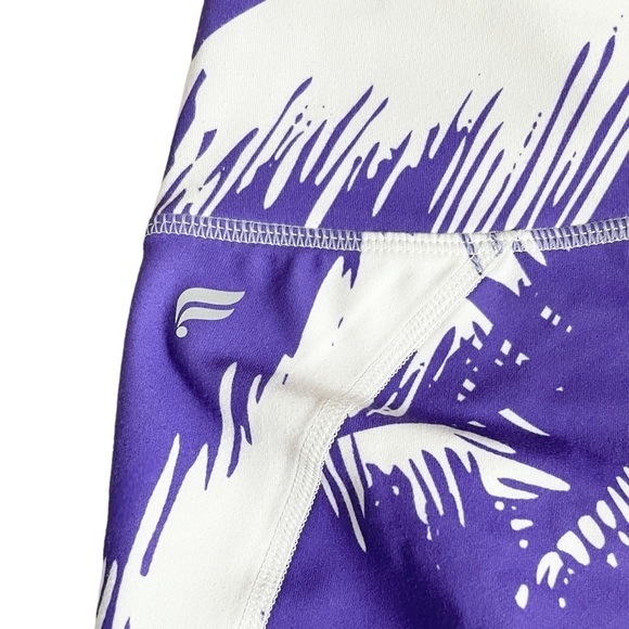 Fabletics Oasis Leggings XXS Purple Palm Print PureLuxe 7/8 High Waisted NWT - Picture 6 of 11